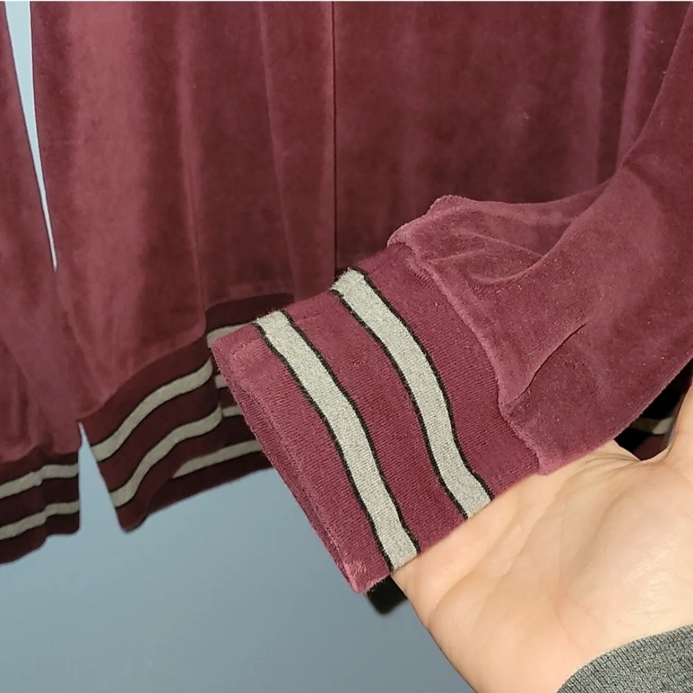 American Eagle Outfitters Men's Maroon Sweater with Striped Details